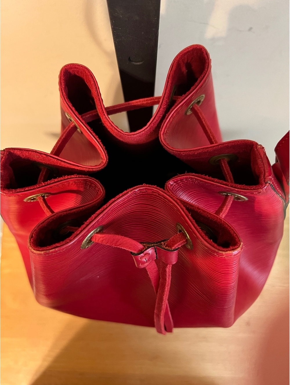 Louis Vuitton Red Epi Bucket Bag - Picture 2 of 9